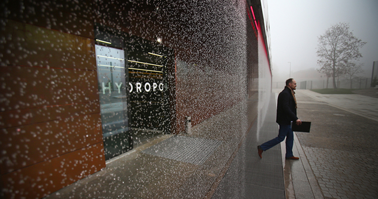 آبنمای پرده باران